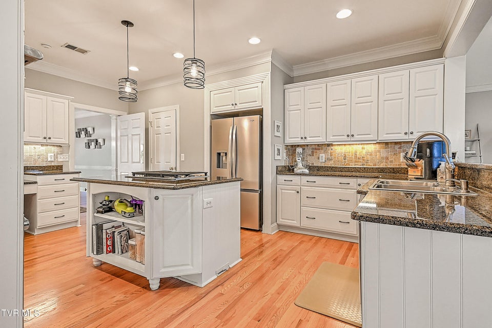 Photo #35: 204 Strawberry Field Drive