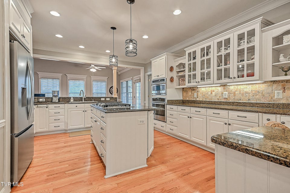 Photo #38: 204 Strawberry Field Drive