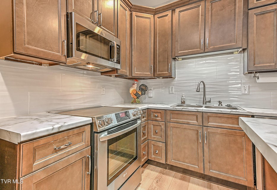 Photo #71: 204 Strawberry Field Drive