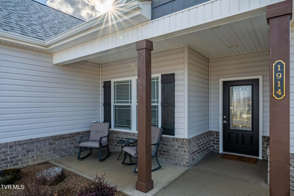 Photo #4: 1914 Meadow Creel Lane