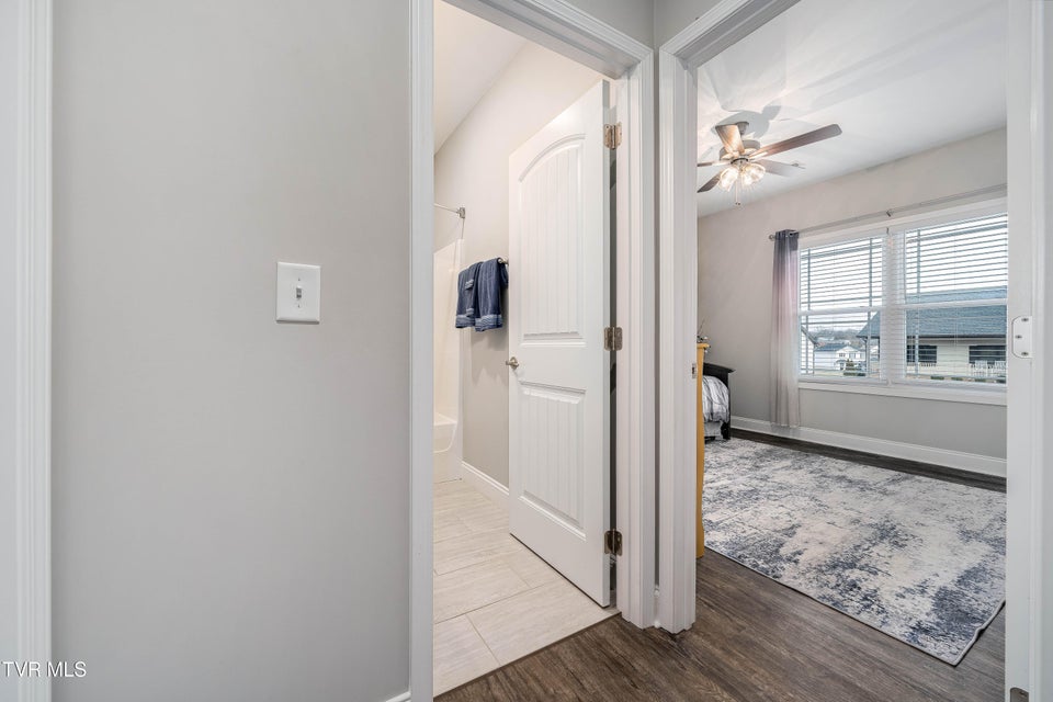 Photo #27: 1914 Meadow Creel Lane