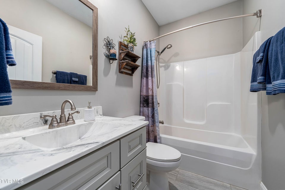 Photo #28: 1914 Meadow Creel Lane