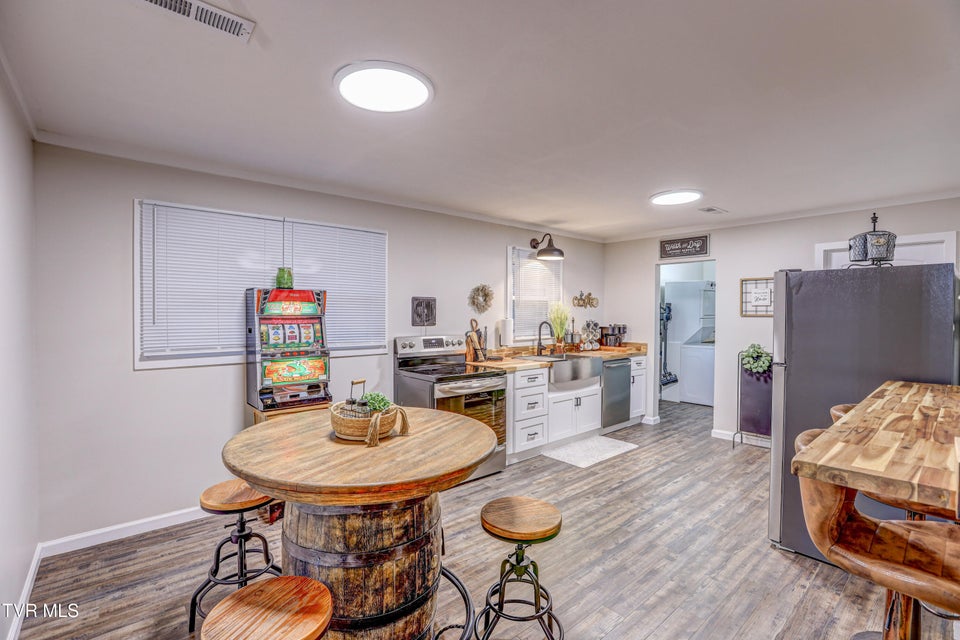 Photo #8: 2133 Veda Drive