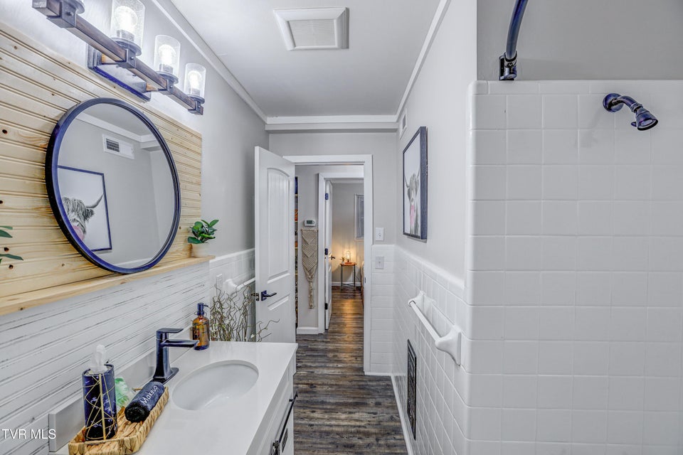 Photo #32: 2133 Veda Drive