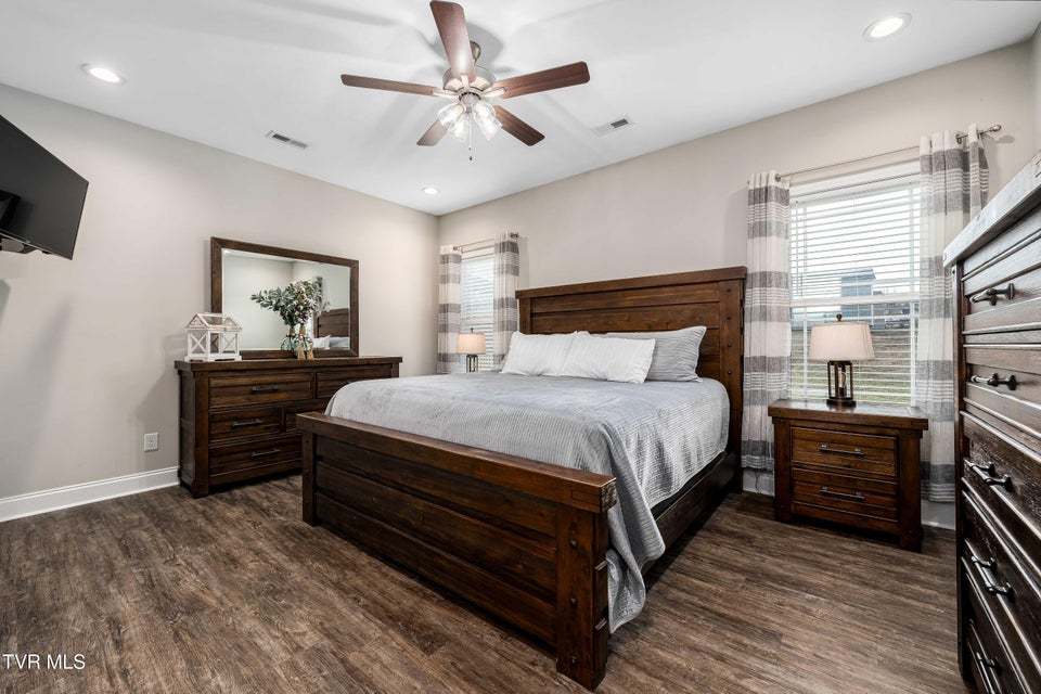 Photo #20: 1914 Meadow Creel Lane