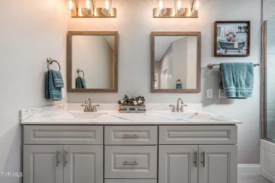 Photo #23: 1914 Meadow Creel Lane