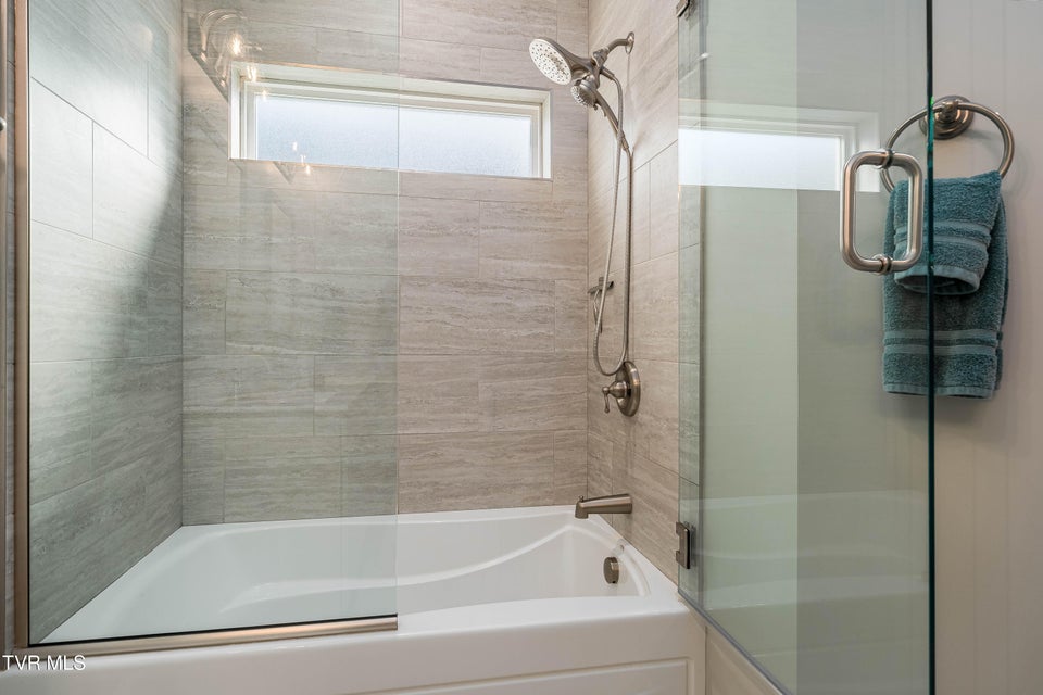 Photo #24: 1914 Meadow Creel Lane