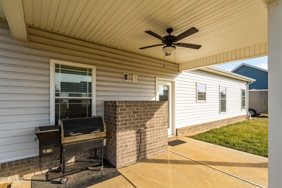 Photo #37: 1914 Meadow Creel Lane