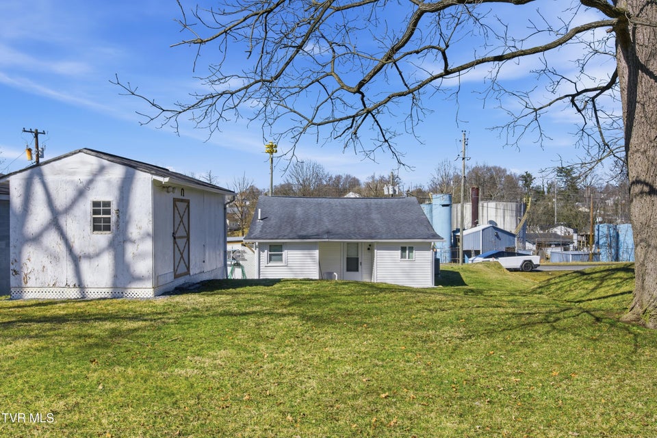 Photo #17: 540 Oakwood Street