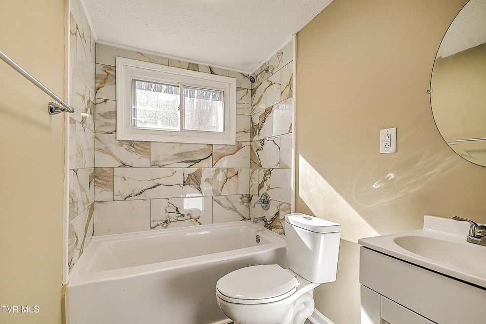 Photo #17: 531 Walnut Hill Road