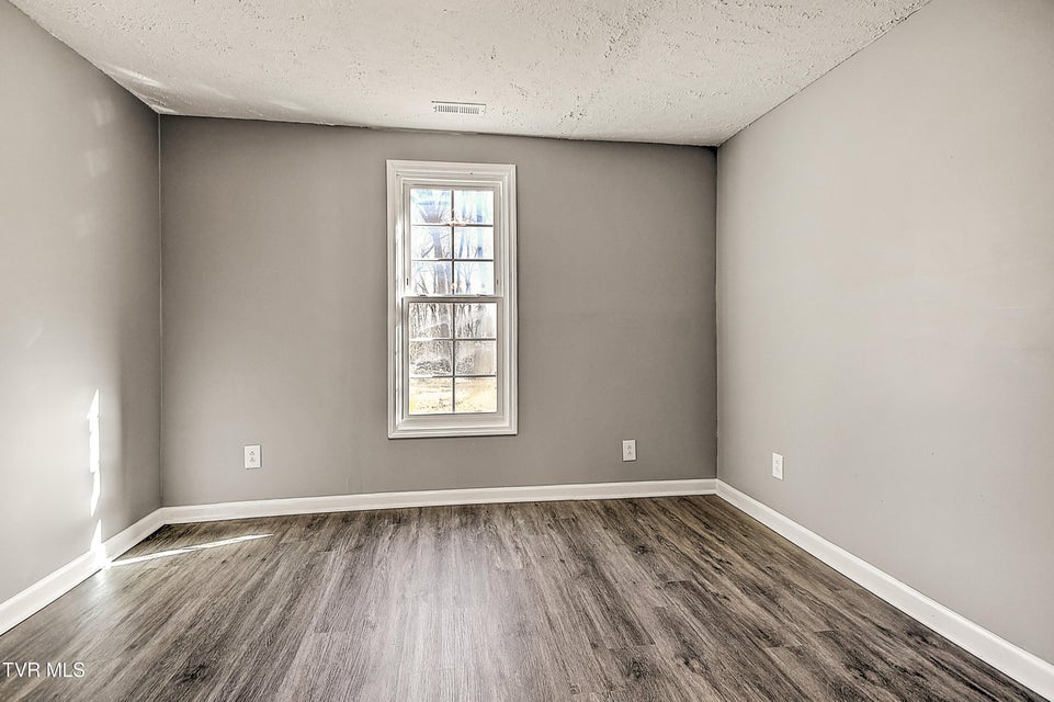 Photo #15: 531 Walnut Hill Road