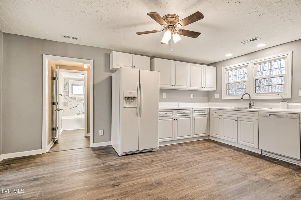 Photo #8: 531 Walnut Hill Road