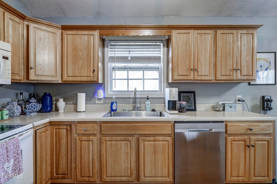 Photo #16: 103 Judd Lane