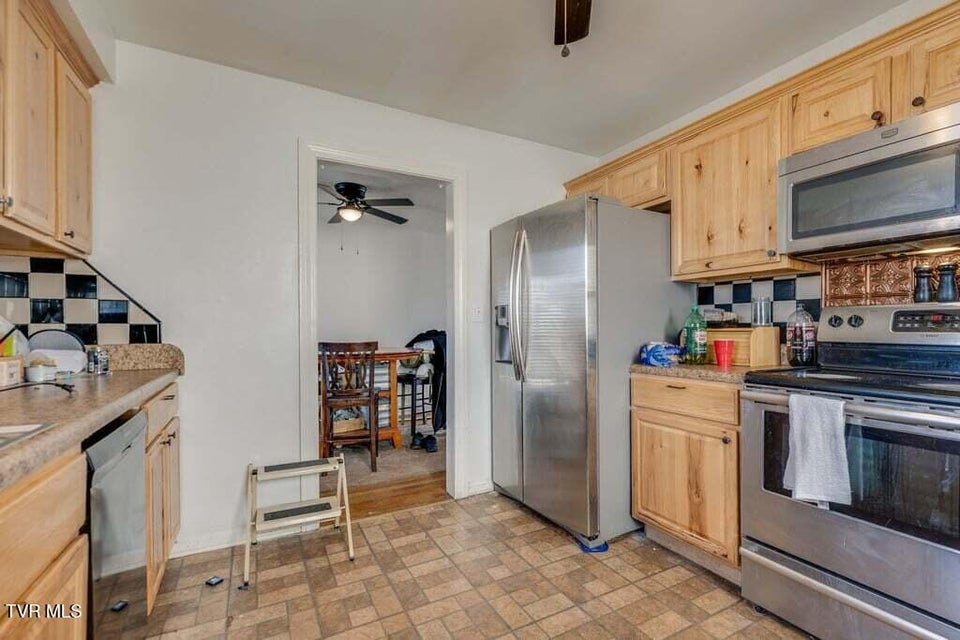 Photo #12: 529 Fulton Ave Avenue