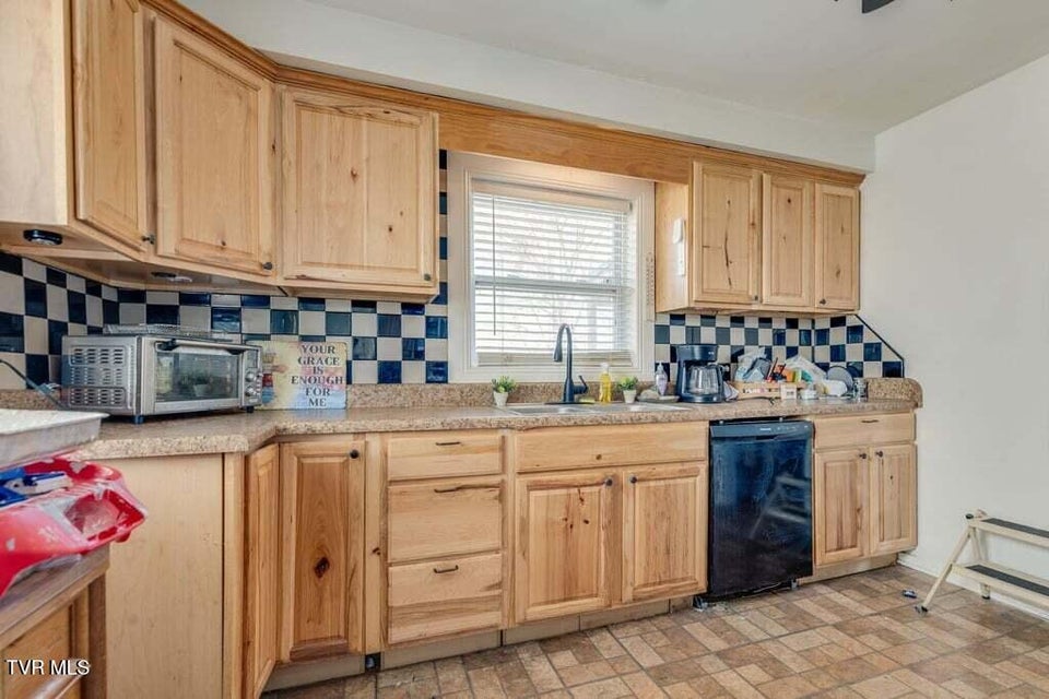 Photo #15: 529 Fulton Ave Avenue