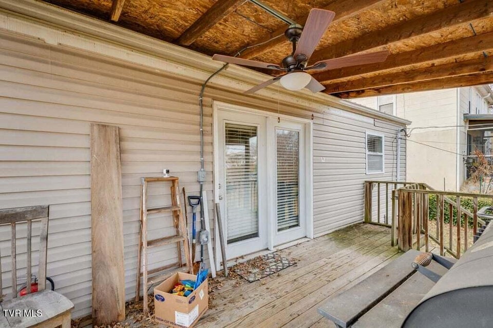 Photo #32: 529 Fulton Ave Avenue