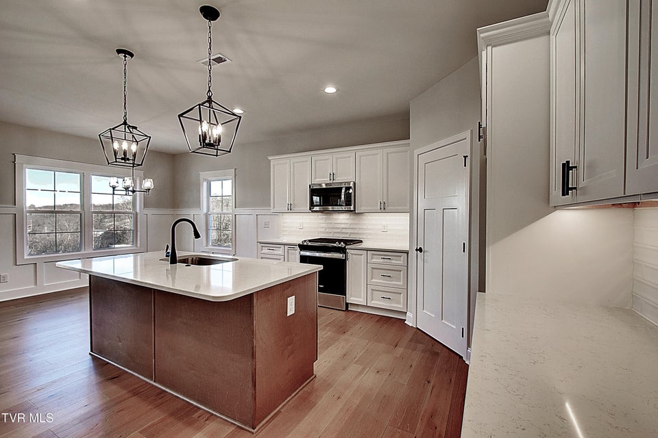 Photo #9: 234 Ruby Rose Ridge