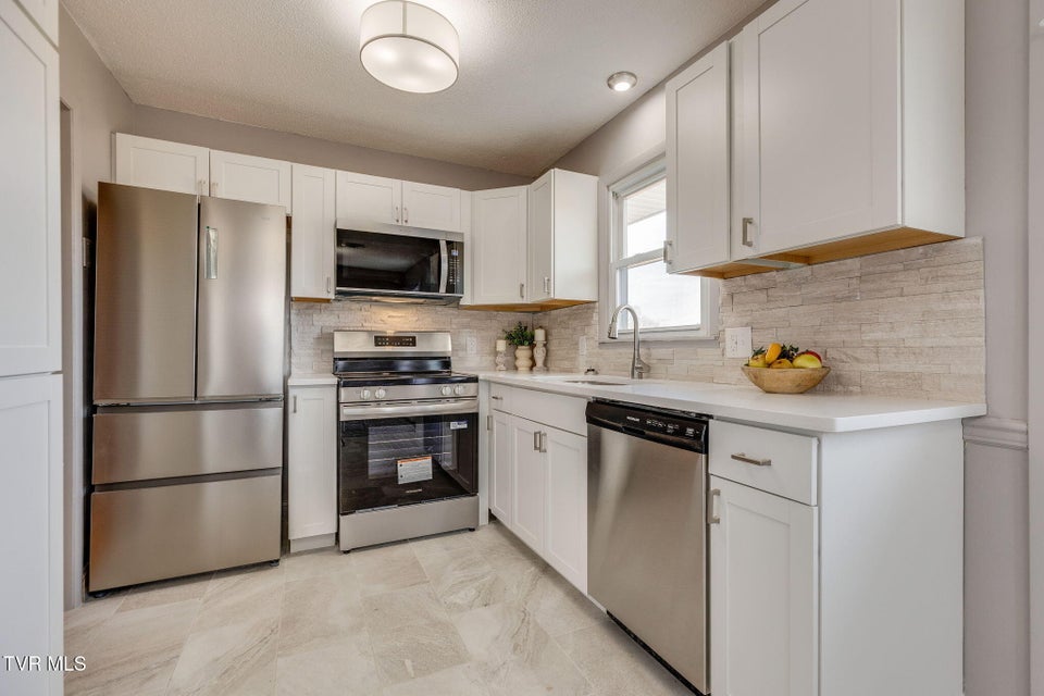 Photo #10: 411 Skyland Drive