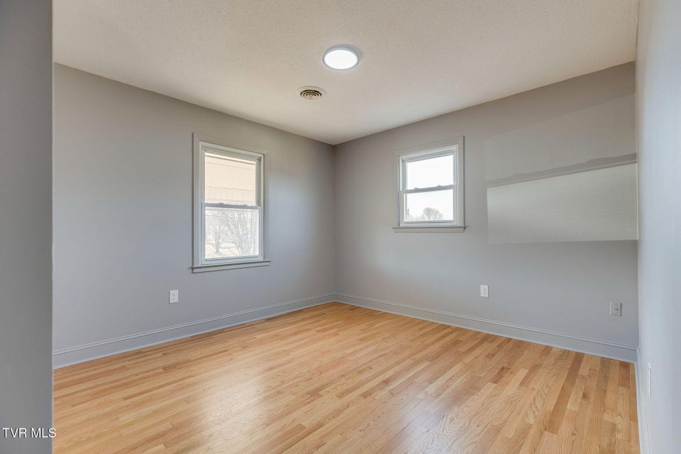 Photo #17: 411 Skyland Drive