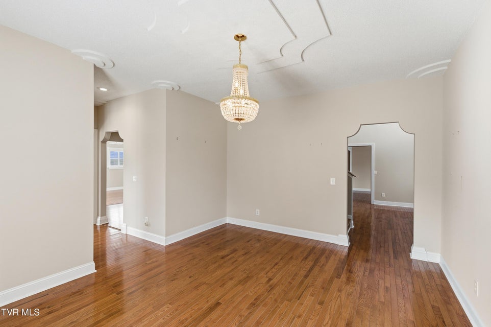 Photo #13: 117 Canterbury Place