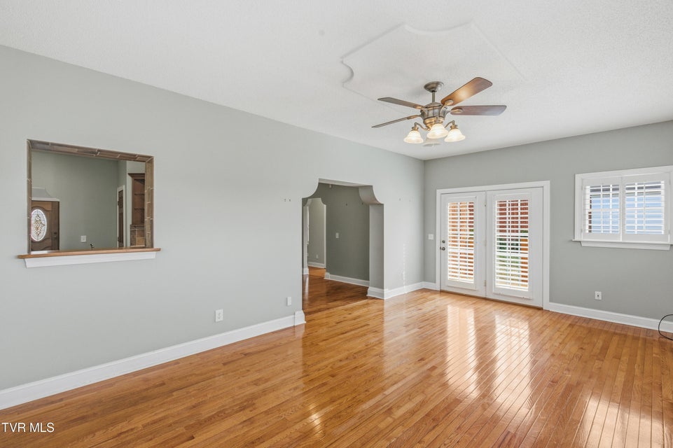 Photo #19: 117 Canterbury Place