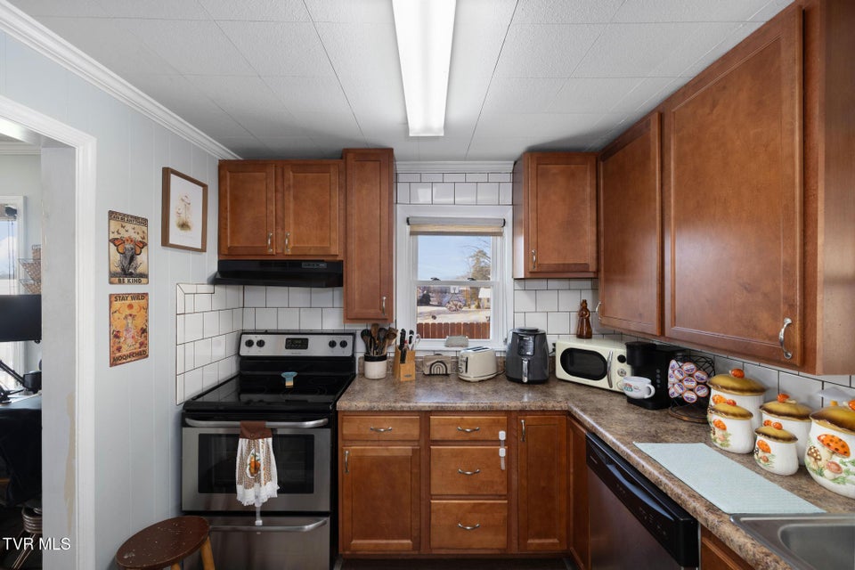 Photo #10: 205 Kimberly Drive