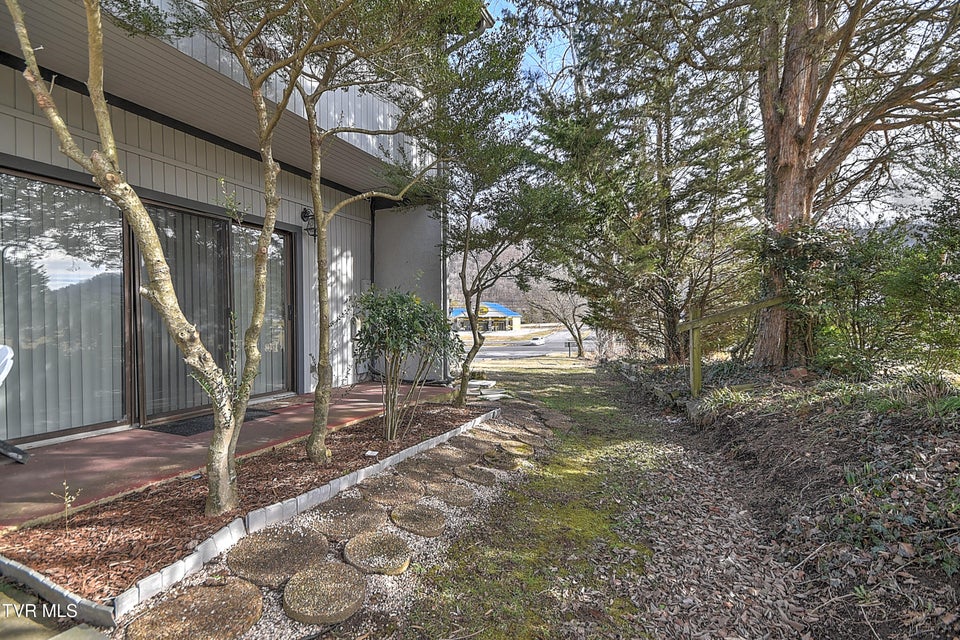 Photo #4: 2420 Volunteer Parkway