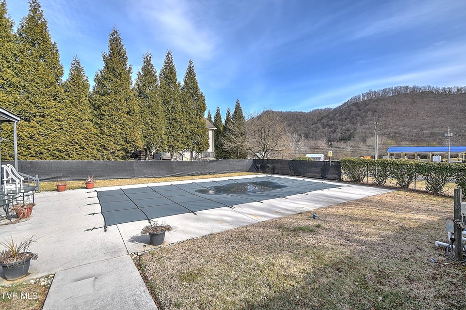 Photo #6: 2420 Volunteer Parkway