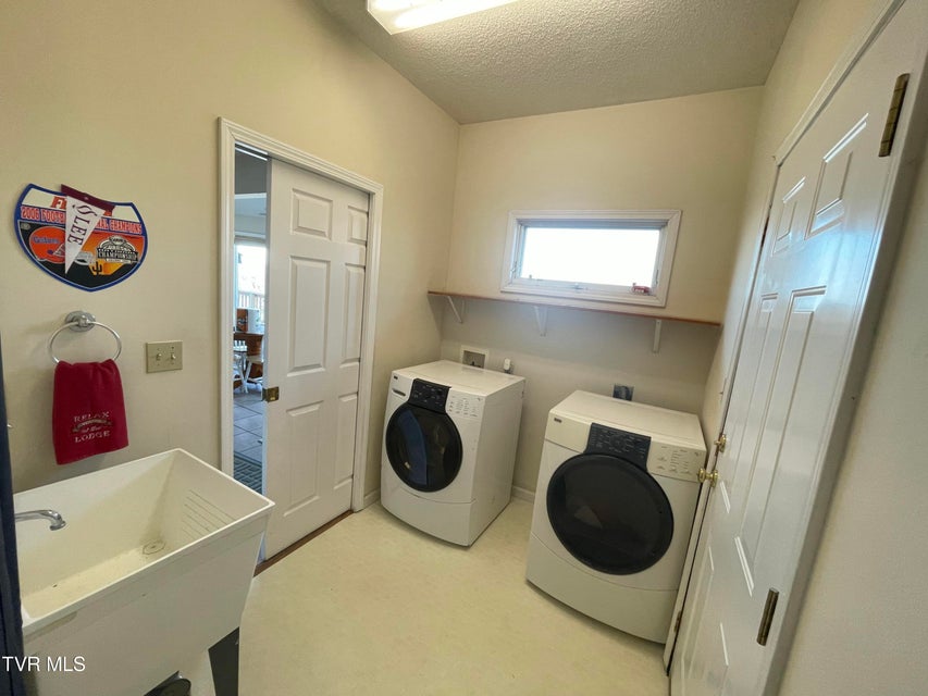 Photo #51: 512 Wood View Court