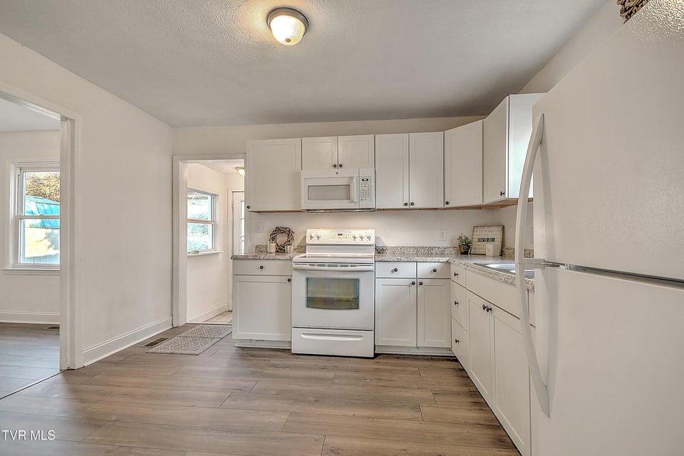 Photo #5: 1332 Garden Drive