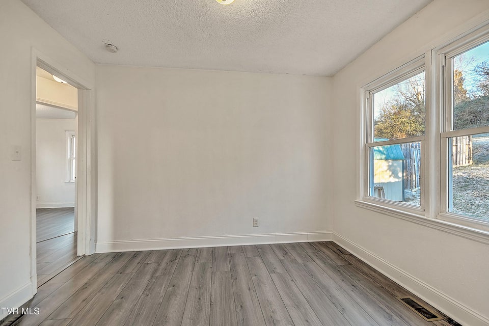 Photo #8: 1332 Garden Drive