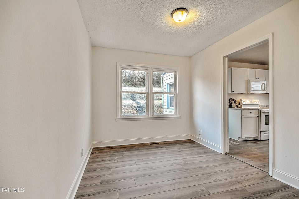 Photo #9: 1332 Garden Drive