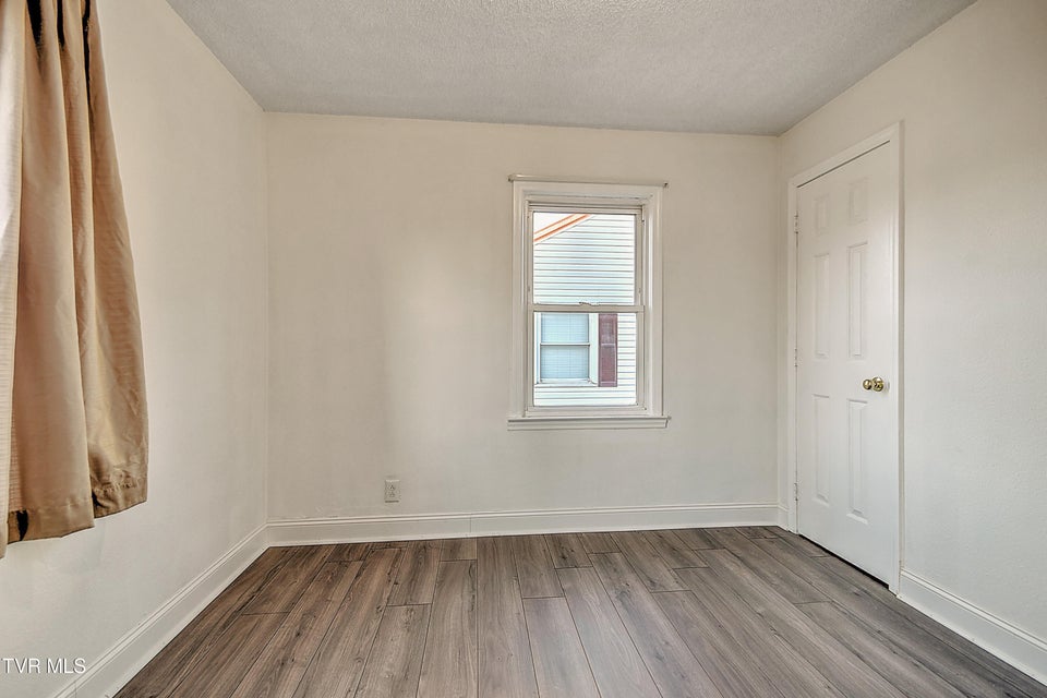 Photo #15: 1332 Garden Drive