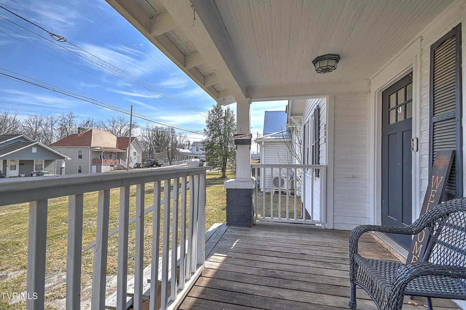 Photo #2: 800 5th Street