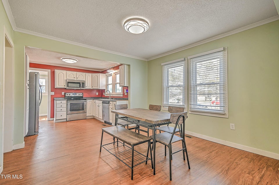 Photo #5: 800 5th Street