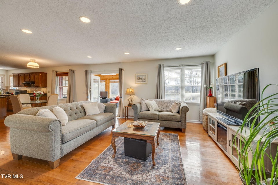 Photo #10: 701 Dewberry Circle