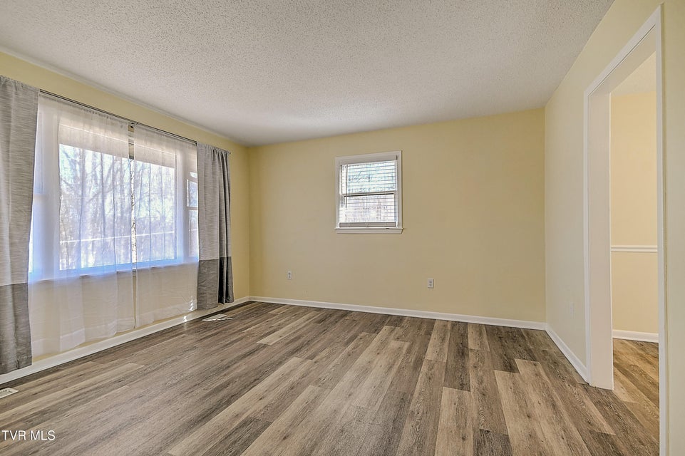 Photo #7: 22126 Pinebrook Drive