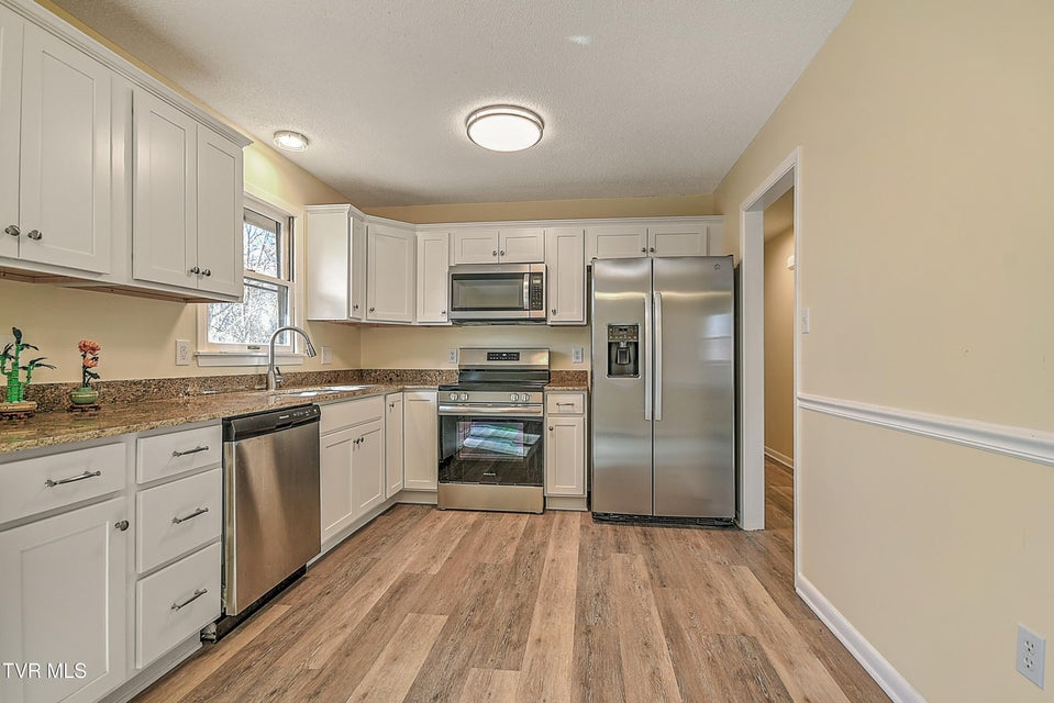 Photo #14: 22126 Pinebrook Drive