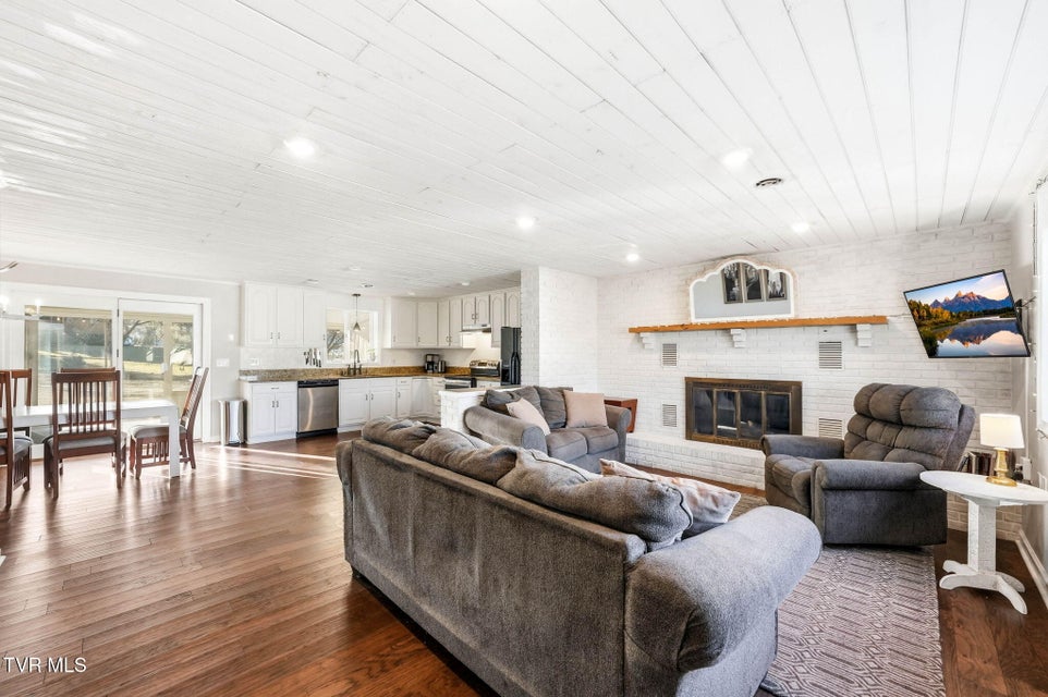 Photo #4: 297 Beaver Road