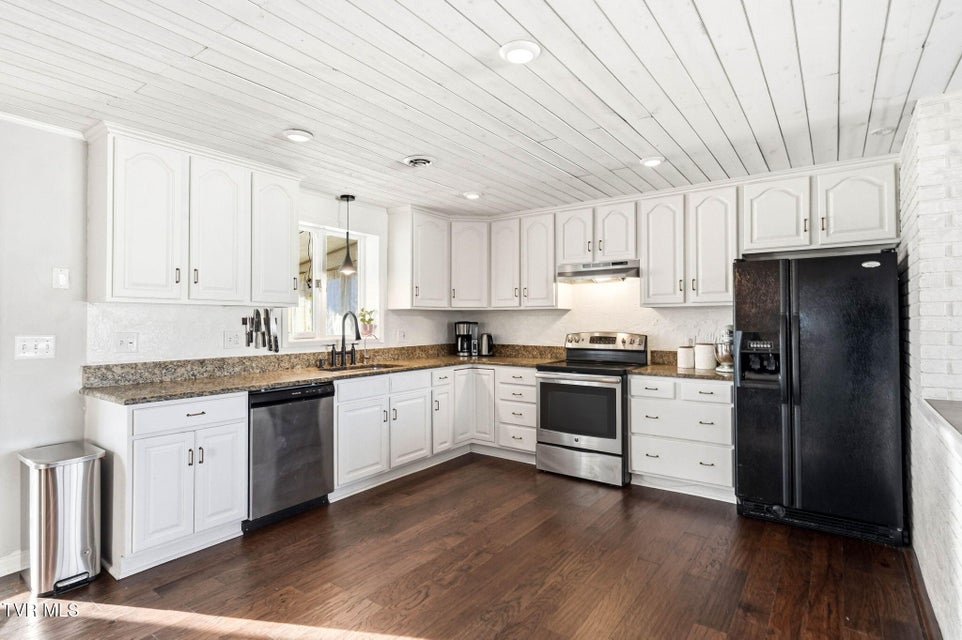 Photo #7: 297 Beaver Road