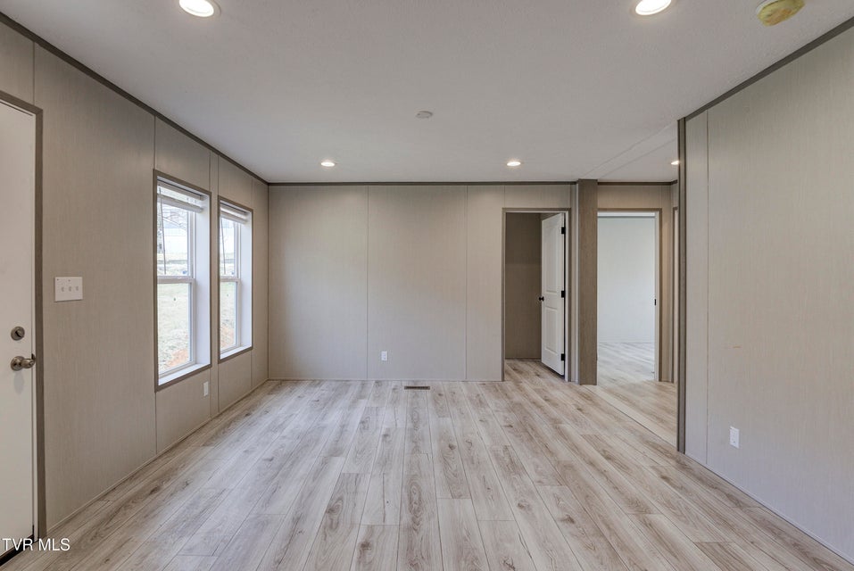 Photo #11: 200 Florida Avenue