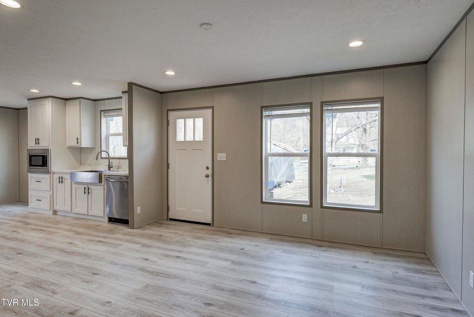 Photo #12: 200 Florida Avenue