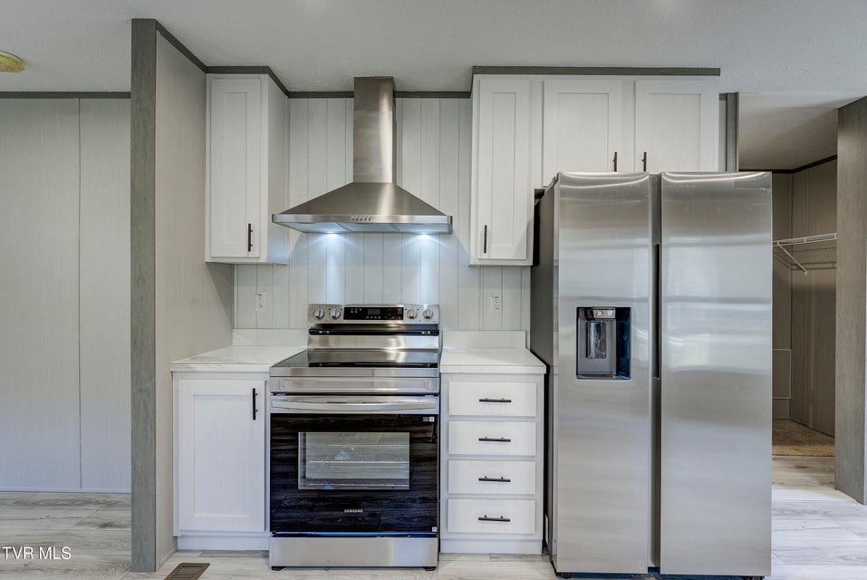 Photo #7: 200 Florida Avenue