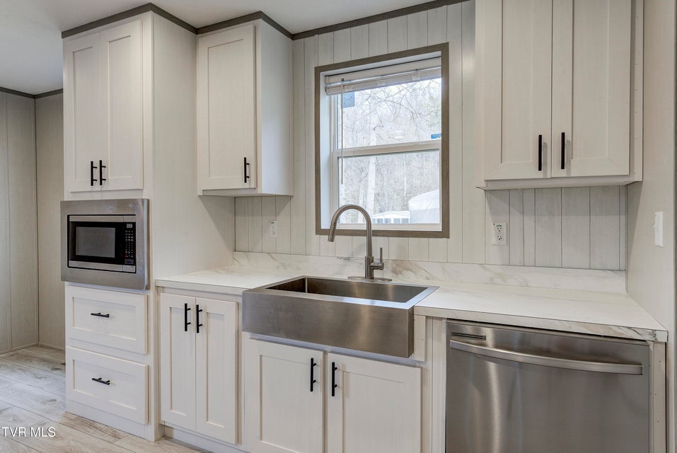 Photo #8: 200 Florida Avenue