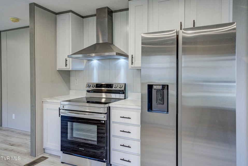 Photo #9: 200 Florida Avenue