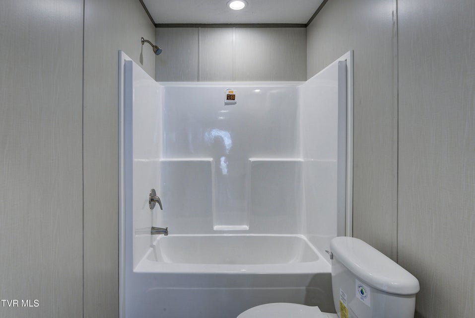 Photo #16: 200 Florida Avenue