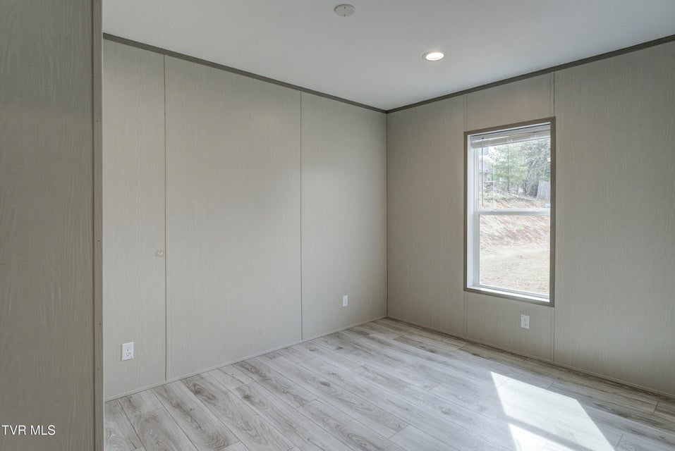 Photo #17: 200 Florida Avenue