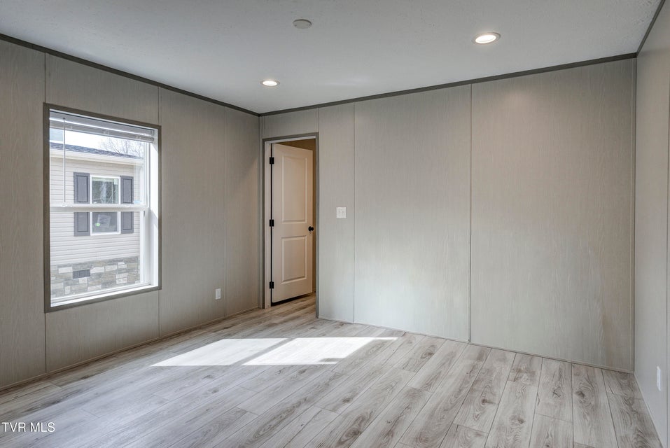 Photo #19: 200 Florida Avenue