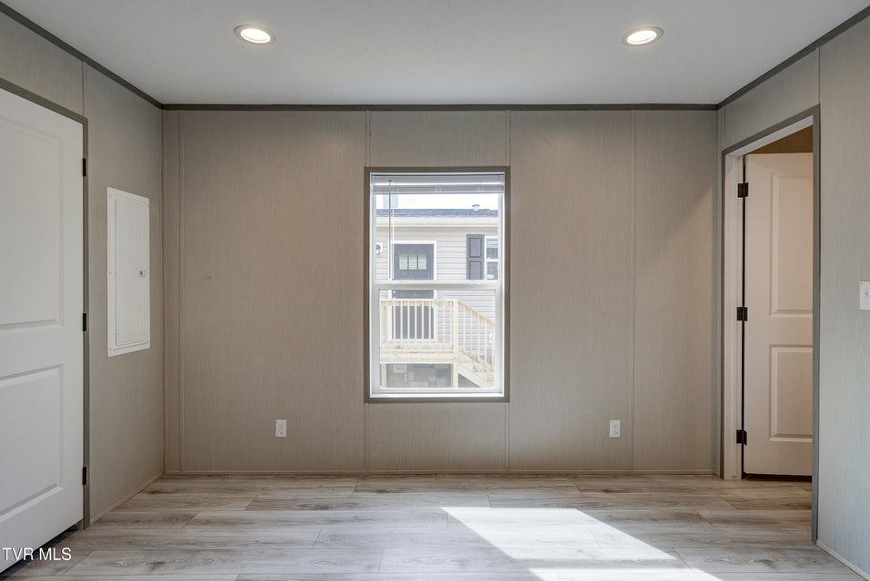 Photo #20: 200 Florida Avenue