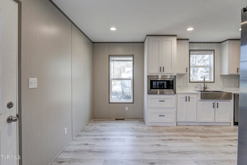 Photo #24: 200 Florida Avenue